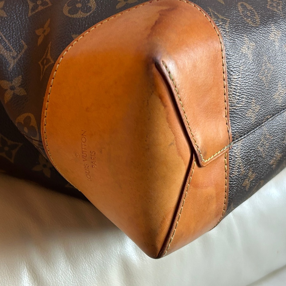 DISCONTINUED š¤š§”Louis Vuitton BERRI authentic huge stunning hobo š¼ - Picture 10 of 16